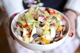 Salade D Endives Pommes Celeri Et Graines De Courge Recette En 2020 Graine De Courge Salade Dendives Salade