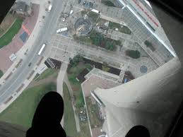 Cn Tower Glass Floor Toronto Glass Floor Places To Go Tower