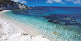 Risultati immagini per blu acqua dell'elba