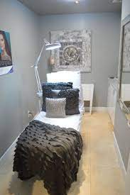 Tratamiento Facial Y Corporal En La Comodidad De Su Casa Esthetics Room Esthetician Room Decor Spa Room Decor