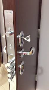 Va Prezentam Detaliile Usilor Din Gama Full Safe Sara Cu Doua Incuietoare Home Security Tips Safe Room Home Security