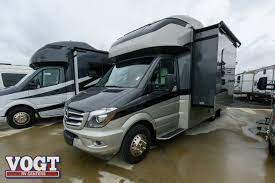Maybe you would like to learn more about one of these? Used 2019 Tiffin Motorhomes Wayfarer 25 Qw Motor Home Class C Diesel At Vogt Rv Centers Fort Worth Tx Used Class C Motorhomes Motorhome Class C Motorhomes