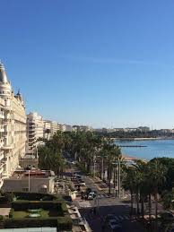 Photo De Ville A La Plage De La Croisette Ecrire Un Commentaire Cannes 8078034 Cannes Plage La Croisette Juan Les Pins