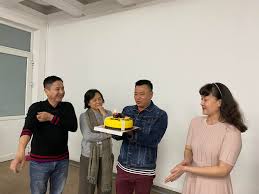 Chương trình gặp nhau cuối năm (hay còn được gọi một cách gần gũi là táo quân) là một món ăn tinh thần không thể thiếu của khán giả vtv vào mỗi dịp cuối . Chinh Thá»©c Lá»™ Diá»‡n Dan Nghá»‡ SÄ© Tham Gia Tao Quan 2022