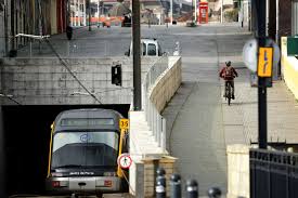 Porto's metro has 6 lines and 81 stations. Concelho Do Porto Recua No Desconfinamento Coronavirus Publico