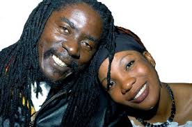 Musician pushes through for rare Hillbilly Burlesque show