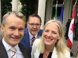 Liberal 'scallywags' have some fun in Ireland