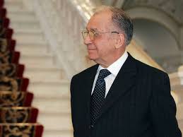 Mulțumirea lui ion iliescu era, însă, umbrită de zecile de urlete ale protestatarilor adunați, pe o mă aflam în mașina prezidențială pe locul din stânga, spate, și președintele iliescu stătea pe locul din. Former Romanian President Ion Iliescu Charged With Crimes Against Humanity Business Insider
