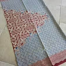Motifnya yaitu motif cirendeu, ciawitali, curug cimahi, pusdik, dan kujang. Jual Kain Batik Solo Motif Anyaman Kota Surakarta Lestari Batiku Tokopedia