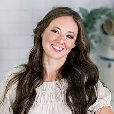 Natalia Crowley's Instagram, Twitter & Facebook