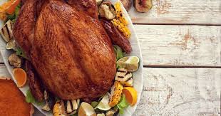 La Dinde C Est La Volaille Des Grandes Occasions Comme Noel Ou L Action De Graces Mais Pourquoi Ne Pa In 2020 Thanksgiving Turkey Dinner Turkey Dinner Cooking Turkey
