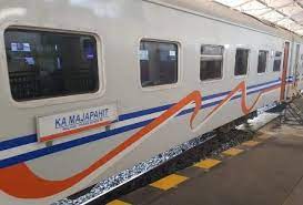 Kereta api majapahit adalah kereta api penumpang kelas ekonomi ac plus yang memiliki jadwal majapahit sehari sekali jalan pulang pergi. Jadwal Dan Tarif Kereta Majapahit Dari Pasar Senen Ke Malang