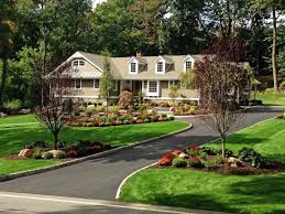 44 Circular Flower Garden That Makes You Happy Homiku Com Residential Landscaping Driveway Entrance Landscaping Landscape Design Software