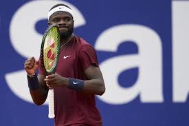 Tiafoe's forehand, power and athleticism were too much for mannarino, avenging a loss in their only i got focused, more than anything, tiafoe said. Atp Barcelona Frances Tiafoe Defeats Carlos Alcaraz In Battle Of Young Guns Vavel Usa