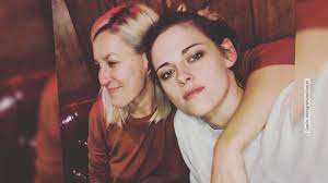 Including a little snowfall on the site. Kristen Stewart Spricht Offen Uber Ihr Coming Out