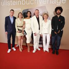 Alissa Vlasova-topless content-EPORNER Black Top