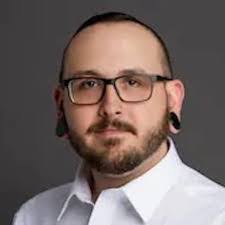 Tara Widener's Instagram, Twitter & Facebook