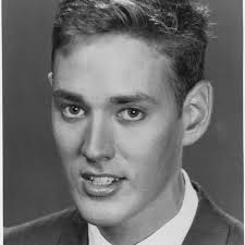 Glen Meadmore gives the best hugs! Read about my evening with the queer  King of Kuntry