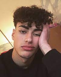 Pin By Rysa On Wallpaper Curly Hair Men Boys With Curly Hair Mens Hairstyles