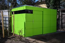Unsere wunderschönen gartenhäuser aus massiven blockbohlen laden gerade in der sommerzeit zum verweilen ein. Munchen Design Gartenhaus Gart Lime Green Contemporary Garden Shed And Building Munich By Design Garten Houzz