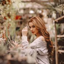 Model cantik nora alexandra tak pernah mengenal sosok ayah sejak ia lahir. Biodata Profil Dan Fakta Unik Nora Alexandra Dailysia