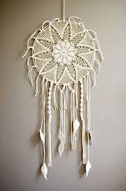Attrape Reves Rond En Macrame Et Crochet Blanc Decorations Murales Par Abracadabroc Filtro Dos Sonhos Croche Sonhos
