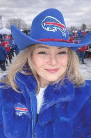 Go Bills‼️🥳💥 And yes, that's a spatula in my pocket 😊 @buffalobills