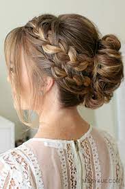 Hochsteckfrisur Fur Besondere Anlasse Dutt Frisur Mit Zwei Zopfen Dunkelblonde Gl Festliche Frisuren Frisur Hochgesteckt Festliche Frisuren Mittellange Haare