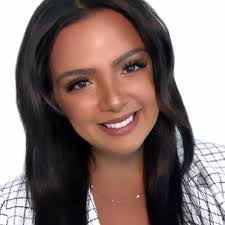 Karen Hurwitz's Instagram, Twitter & Facebook