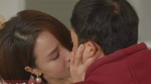 Cảnh cưỡng hôn phim Việt: Quỳnh Nga, Thúy Diễm gây sốc nhất!