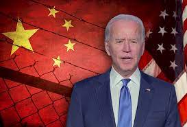 约瑟夫·拜登，即小约瑟夫·罗宾内特·拜登（joseph robinette biden, jr），一般称作乔·拜登（joe biden），1942年11月20日出生于美国 宾夕法尼亚州 的一个爱尔兰裔 中产阶级 家庭，1970年踏入政界 ，毕业于 特拉华大学 和 雪城大学 ，爱尔兰裔美国政治家， 特拉华州 律师， 奥巴马 执政时期美国副总统 ，第46任 美国总统 。 æ‹œç™»ç•¶é¸å°ä¸­åœ‹äººæ¬Šçš„å½±éŸ¿ æ–°èž Rti ä¸­å¤®å»£æ'­é›»è‡º