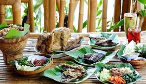 Nasi goreng jawa adalah nasi goreng khas jawa sederhana yang berbeda dengan nasi goreng china. Warung Ingkung Ayam Di Jogja Cocok Buat Rame Rame