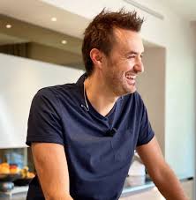 Tous En Cuisine Les Stars Qui Cuisinent Sont Elles Payees En 2020 Salade Muffins Facon Pizza Faire Des Crepes