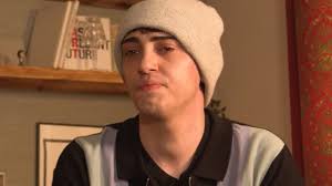 Così michele bravi, vincitore di x factor nel 2013, si racconta a vanity fair nel numero in edicola da mercoledì 18 gennaio. Michele Bravi L Intervista Dopo Il Tragico Incidente Video Icona News