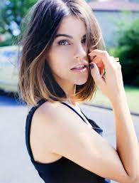Comment choisir la coiffure qui nous ressemble le plus ? Coupe Au Carre Cheveux Lisses Coupe Au Carre Les Plus Jolis Modeles A Adopter Elle