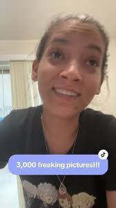 Sarah Boomer's Instagram, Twitter & Facebook