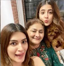 Well, we now have it that this bollywood actress's sister might make her smashing debut opposite ssr in this film. Kriti Sanon Gets A Super Cute Birthday Wish From Sister Nupur Orissapost