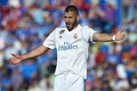 Son agent déclare qu'il y a 120 faux profils facebook de benzema et 3000 sur johnny hallyday ! Karim Benzema Has No Intention Of Real Madrid Exit Says Agent Bleacher Report Latest News Videos And Highlights