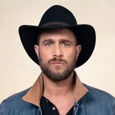 Los descomunales músculos que escondía el protagonista de la nueva  temporada de 'Los Bridgerton' en Netflix, Luke Newton