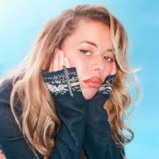 𝒸𝑜𝓁𝒹 𝒽𝑒𝒶𝓇𝓉 ➡️ One week to go 💙 pre-save:  https://niluferyanya.lnk.to/coldAT