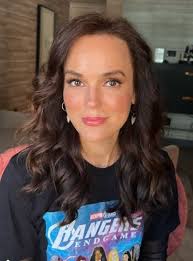 I first became aware of Erin about a year ago but this performance really  impressed me. Hope you like it too.