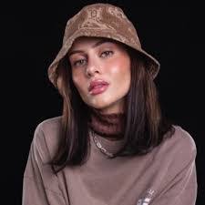 Laura Murad's Instagram, Twitter & Facebook