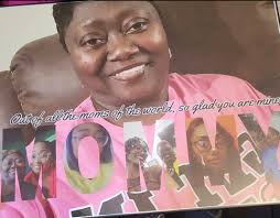 Damn straight 🤣💀 mamas gots to have her gf's ❤️ "Why u screenshot"  Because I'm about to show my best friend Ever Evolving ving