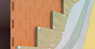 Confronto tra le caratteristiche e le applicazioni dei materiali coibenti per proteggere termicamente gli edifici. La Scelta Dei Materiali Per L Isolamento A Cappotto