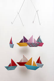 Mobile En Papier Japonais 8 Bateaux Decoration Pour Enfants Par Mobiles Mobile En Papier Papier Japonais Deco Origami