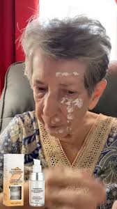 🌟 No need to choose a color! 🌟Having trouble finding the right foundation  color? Are all shades either too light or too dark? This foundation for  mature skin is your best choice!