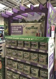 A Colourful And Engaging Retail Point Of Purchase Gondola End Display Implemented In Major Uk Diy Stores The Point Of Purchase Ads Creative Web Banner Design