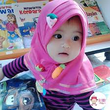 Rasanya gambar tersebut sudah menjadi gambar yang pernah kita semua gambar ketika kecil. Baby Lucu