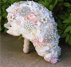 When monarchs are not available, 36 painted lady butterflies will be provided. Round Blush Wedding Bouquet For Brides Teardrop Butterfly Brooch Bouquet Alternative Cascading Bouquets Crystal Wedding Flowers Wedding Bouquets Aliexpress