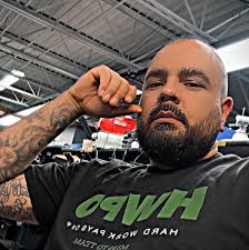 Pretty sure I just died and went to heaven, you can bury me wherever you  want🤣💀!!!!! 5 hours of nonstop shooting the aurora! But this time was  like NO OTHER!!!!!" (📸: Thehikingmermaid |